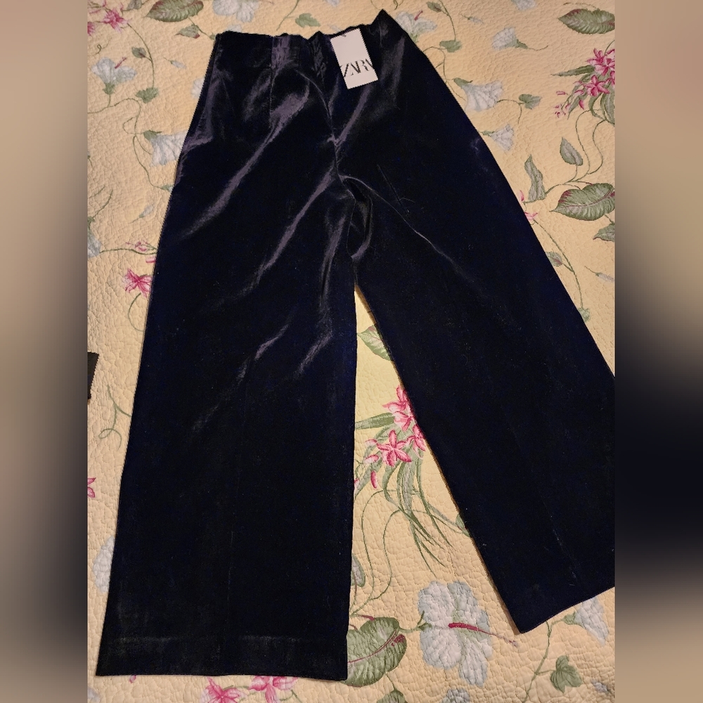 Zara BNWT Black Velvet Wide Leg Pants M